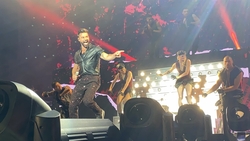 Ricky Martin on Mar 7, 2020 [878-small]