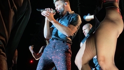 Ricky Martin on Mar 7, 2020 [879-small]