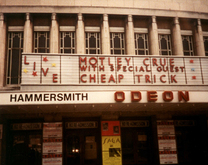 tags: Mötley Crüe, Hammersmith Odeon - Mötley Crüe / Cheap Trick on Feb 15, 1986 [840-small]