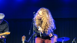 Dana Fuchs on Oct 14, 2022 [902-small]