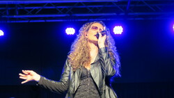Dana Fuchs on Oct 14, 2022 [905-small]
