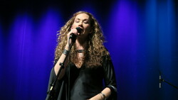 Dana Fuchs on Oct 15, 2022 [933-small]