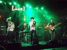 tags: Young the Giant - Young the Giant / The Apache Relay on Jul 20, 2012 [230-small]