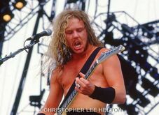 Metallica _ James Hetfield, tags: Metallica, Tampa, Florida, United States, Tampa Stadium - Scorpions / Van Halen / Metallica / Kingdom Come / Dokken on Jun 5, 1988 [334-small]