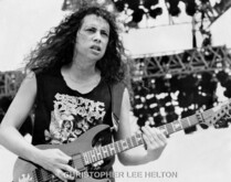 Metallica _ Kirk Hammett, tags: Metallica, Tampa, Florida, United States, Tampa Stadium - Scorpions / Van Halen / Metallica / Kingdom Come / Dokken on Jun 5, 1988 [335-small]