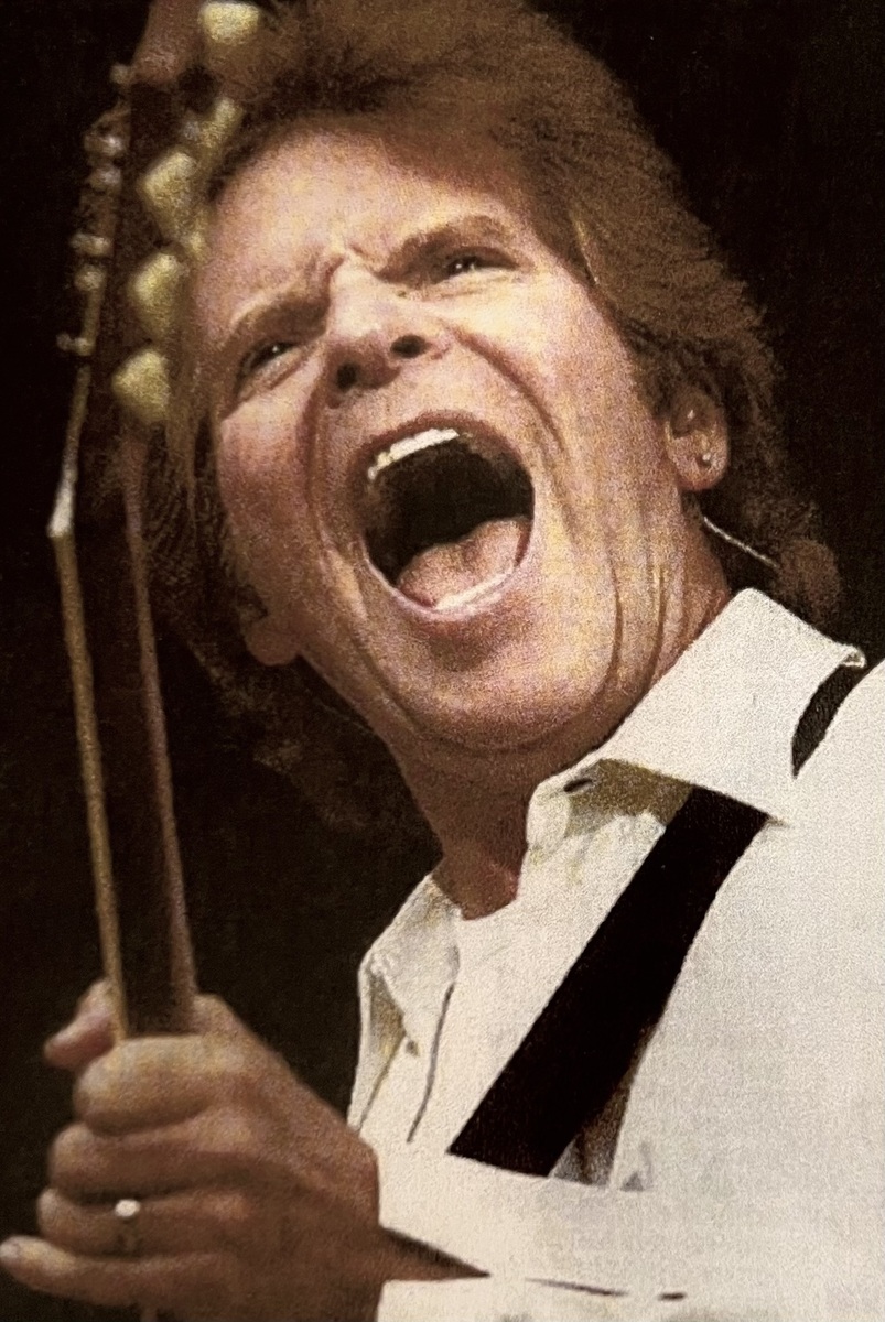 Tina Turner's 2000 Concert & Tour History Concert Archives