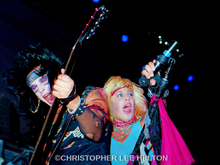 Motley Crue _ Nikki Sixx & Vince Neil, tags: Mötley Crüe, Jacksonville, Florida, United States, Jacksonville Coliseum - Ozzy Osbourne / Mötley Crüe on May 18, 1984 [495-small]