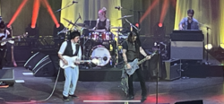 Jeff Beck and Johnny Depp / Desure on Oct 20, 2022 [598-small]