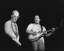Elton John / Billy Connolly on Jun 29, 1976 [482-small]