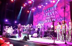 Little Steven & The Disciples of Soul on Nov 30, 2017 [850-small]