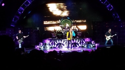 Van Halen - North America Tour on Jul 24, 2015 [070-small]
