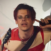 Yungblud on Aug 26, 2022 [105-small]