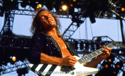 The Scorpions _ Matthias Jabs, tags: Scorpions, Tampa, Florida, United States, Tampa Stadium - Scorpions / Van Halen / Metallica / Kingdom Come / Dokken on Jun 5, 1988 [263-small]