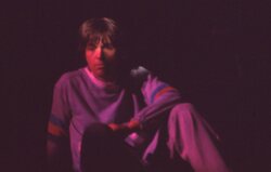Peter Gabriel on Mar 11, 1977 [074-small]