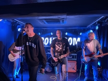 Crows / High Vis / Handcuff on Nov 6, 2022 [663-small]