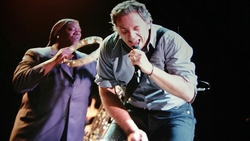 Bruce Springsteen and the E Street Band / Bruce Springsteen on Apr 30, 2000 [744-small]