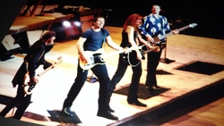 Bruce Springsteen and the E Street Band / Bruce Springsteen on Apr 30, 2000 [747-small]