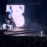 Billie Eilish on Sep 15, 2022 [881-small]