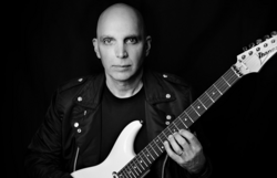 Joe Satriani on Nov 12, 2022 [862-small]