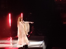 Florence + the Machine / Willie J Healey on Nov 14, 2022 [550-small]