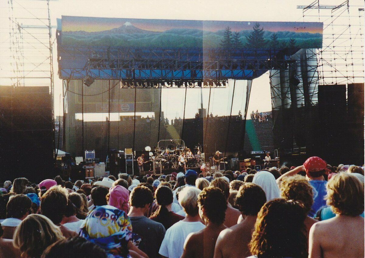 Concert History of Autzen Stadium Eugene, Oregon, United States
