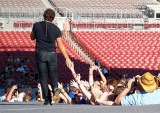tags: Billy Currington, Tampa, Florida, United States, Crowd, Raymond James Stadium - Goin' Coastal Tour on Mar 19, 2011 [527-small]