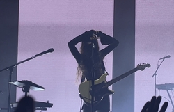 Holly Humberstone / Benjamin Francis Leftwich / Adam Melchor on Dec 1, 2022 [232-small]