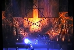 tags: Tool, Philadelphia, Pennsylvania, United States, Stage Design, The Spectrum - Tool / Meshuggah on Oct 29, 2002 [424-small]