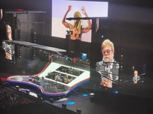 Elton John on Sep 8, 2022 [735-small]
