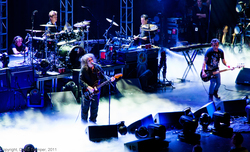 The Cure on Nov 26, 2011 [509-small]