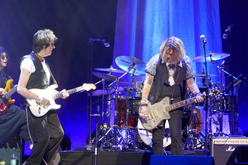 Jeff Beck / Sharon corr on Jun 2, 2022 [585-small]