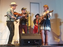 Foghorn Stringband on Sep 20, 2017 [345-small]