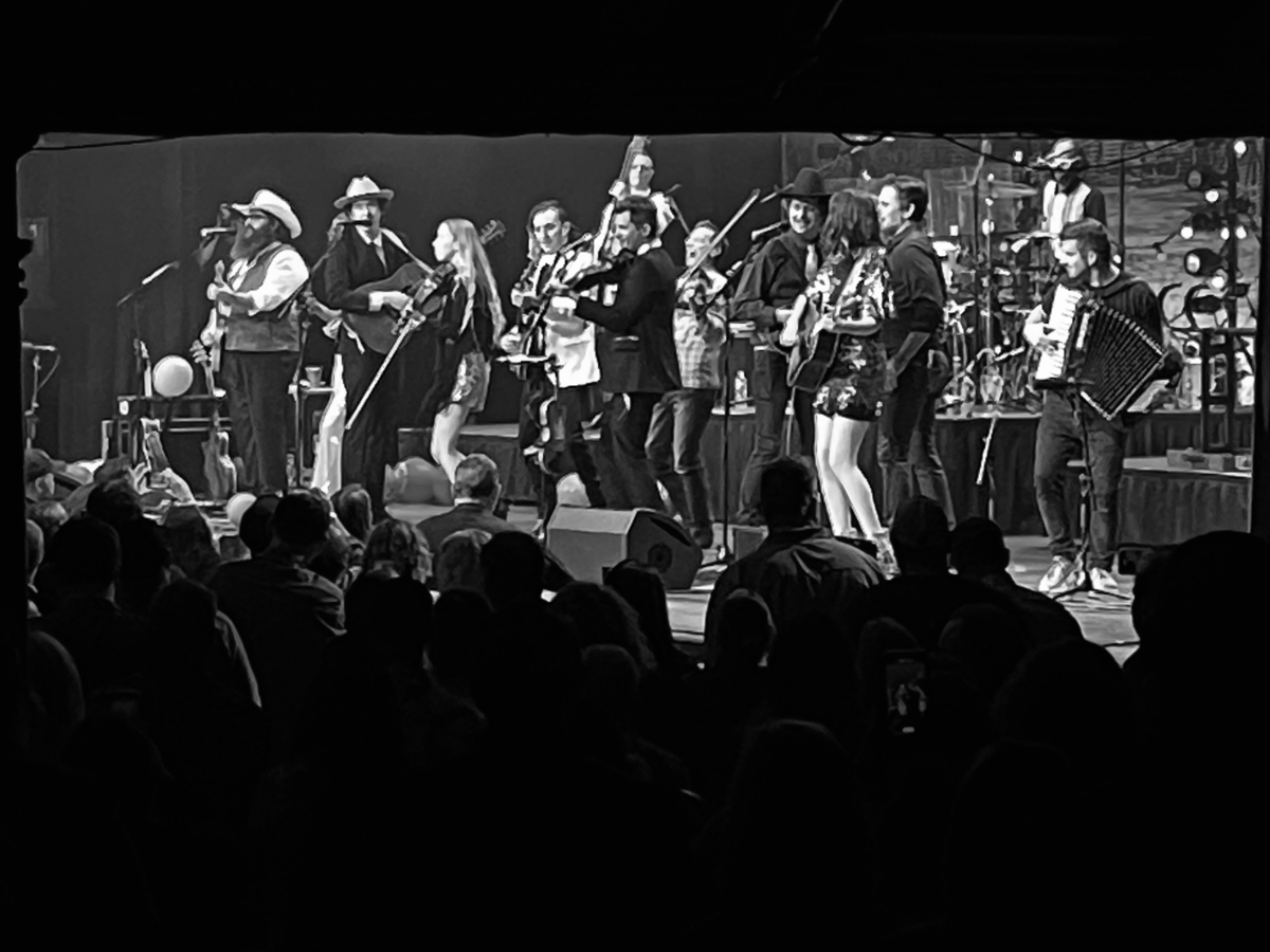 Dec 31, 2022 Old Crow Medicine Show at Ryman Auditorium Nashville