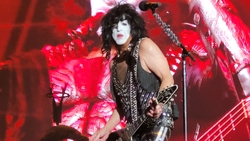 KISS / The New Roses on Jun 1, 2022 [560-small]