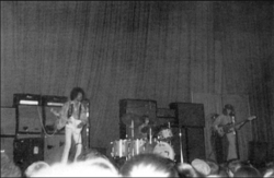 Jimi Hendrix / Cat Mother and the All Night Newsboys on Nov 23, 1968 [595-small]