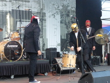 Tedeschi Trucks Band / Chubby Carrier and the Bayou Swamp Band / Femi Kuti and the Positive Force / Los Straightjackets / Christone "Kingfish" Ingram on Jul 1, 2016 [887-small]