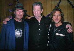 Backstage at Shoreline; Neil, Brian Wilson, and Eddie Vedder, Bridge School Benefit on Oct 31, 1999 [162-small]
