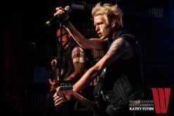 Deryck Whibley (Sum 41) at the 2nd Annual Bowling with Bunnies at Lucky Strike Live, Gilby Clarke / Deryck Whibley and The Happiness Machines / Todd Morse / Frankie Clarke on Nov 19, 2015 [360-small]