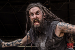 Thrown Into Exhile at Mayhem Festival 2013, Rockstar Energy Drink Mayhem Festival 2013 on Jun 29, 2013 [376-small]