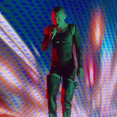 Years & Years / L Devine on May 28, 2022 [436-small]