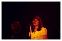 Linda Ronstadt and Andrew Gold on Jan 19, 1975 [729-small]