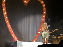 Sabrina Carpenter / girlhouse on Oct 15, 2022 [103-small]