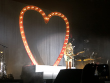 Sabrina Carpenter / girlhouse on Oct 15, 2022 [104-small]