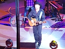 Garth Brooks on Jul 4, 2016 [382-small]