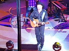 Garth Brooks / Trisha Yearwood on Jul 4, 2016 [382-small]