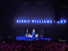 Robbie Wiliams on Jan 28, 2023 [202-small]