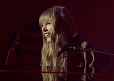 taylor swift on Jun 28, 2018 [271-small]