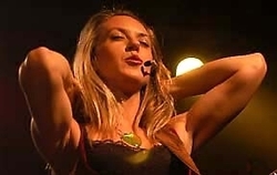 Liz Phair on Nov 18, 2003 [643-small]