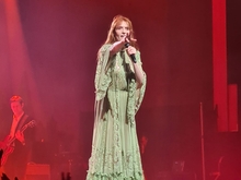 Florence and the Machine / Willie J Healey on Feb 6, 2023 [406-small]