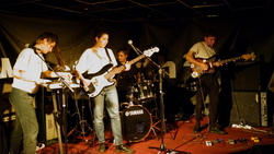 Novyi Lev / Lassie / The Staches on Oct 9, 2018 [416-small]